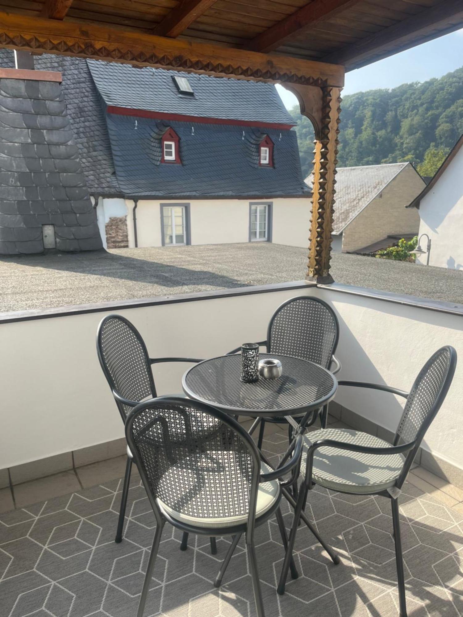 Wein- Und Gaestehaus M. Bai Mesenich Eksteriør billede